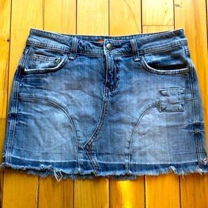 VINTAGE VIGOSS PATCH DISTRESSED MINI SKIRT 7/8
